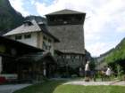 photo3_small.jpg